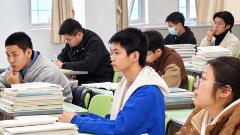 10人班
