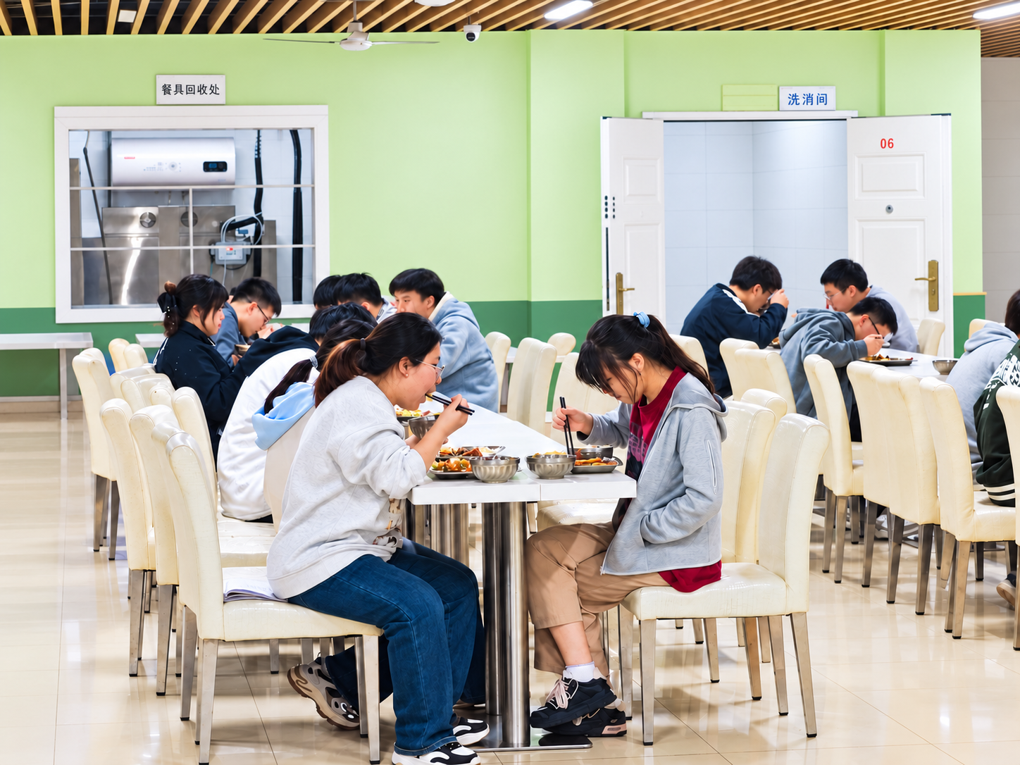 起床早餐